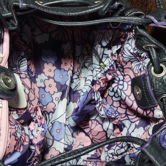 Cul-de-sac Leather Drawstring Shoulder Bag - Picture 9 of 11